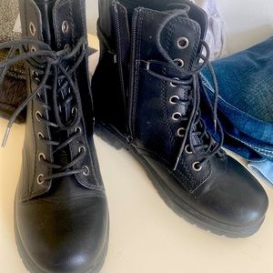 Platform combat boots